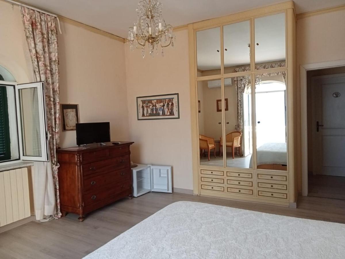Parco Termale Tropical Bed and Breakfast Isquia Exterior foto